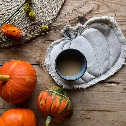 How to make DIY pumpkin coasters