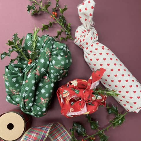 How to wrap gifts with fabric