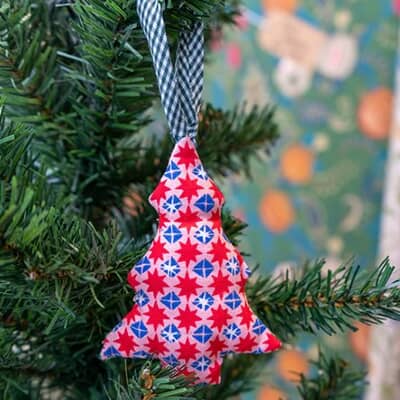 How to make a DIY Christmas Tree Decoration