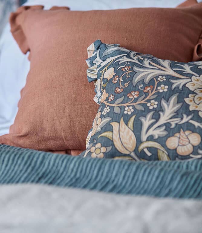 Morris & Co Trent Fabric / Woad Blue