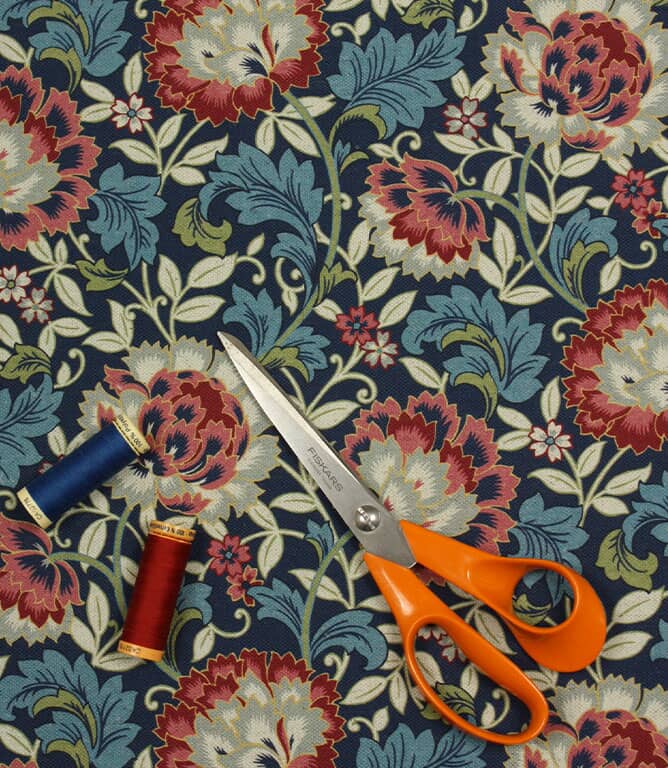 Dorothy Fabric / Thistle Blue