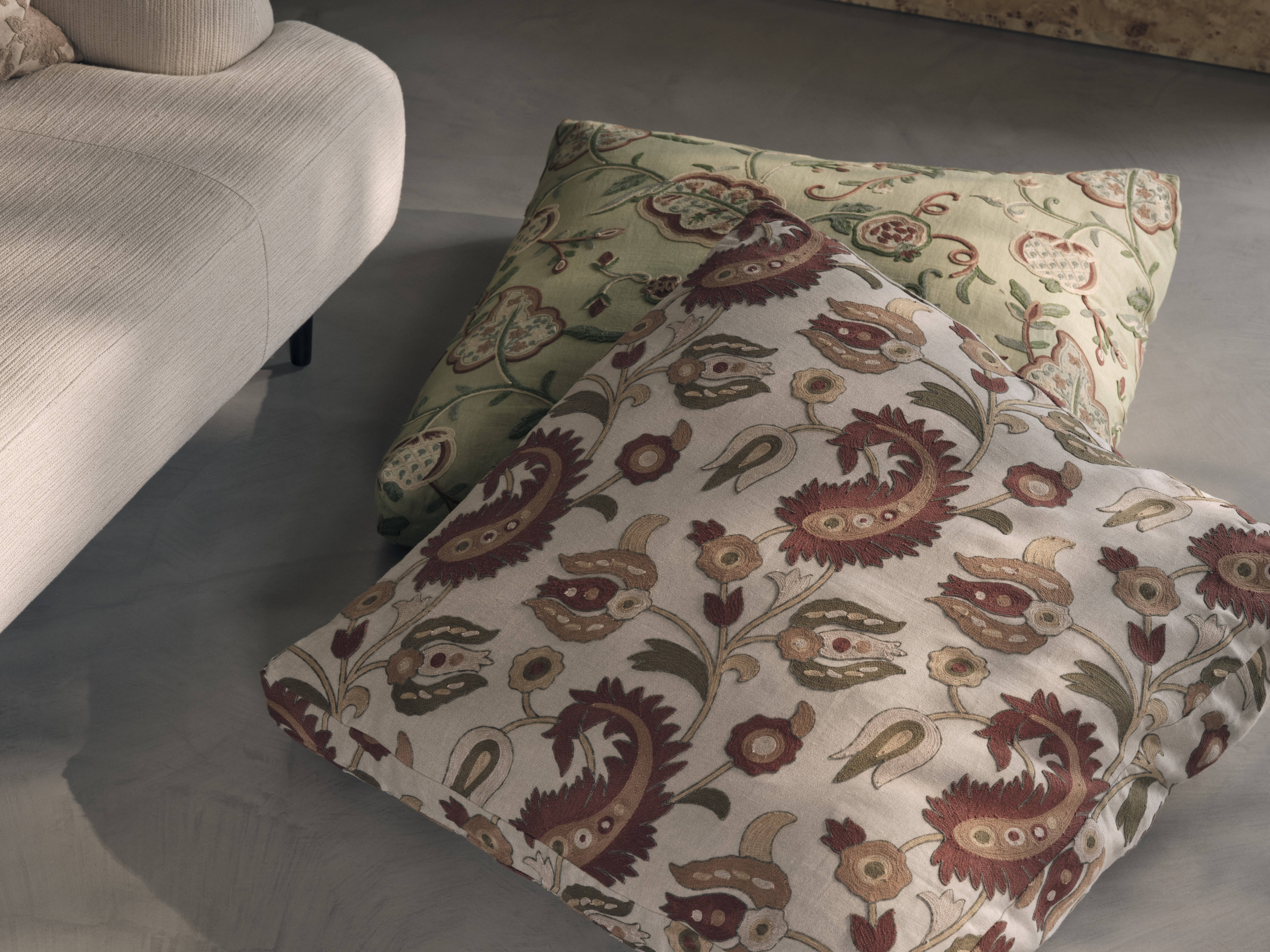 Warwick Fabrics Sarouk Fabric / Delft