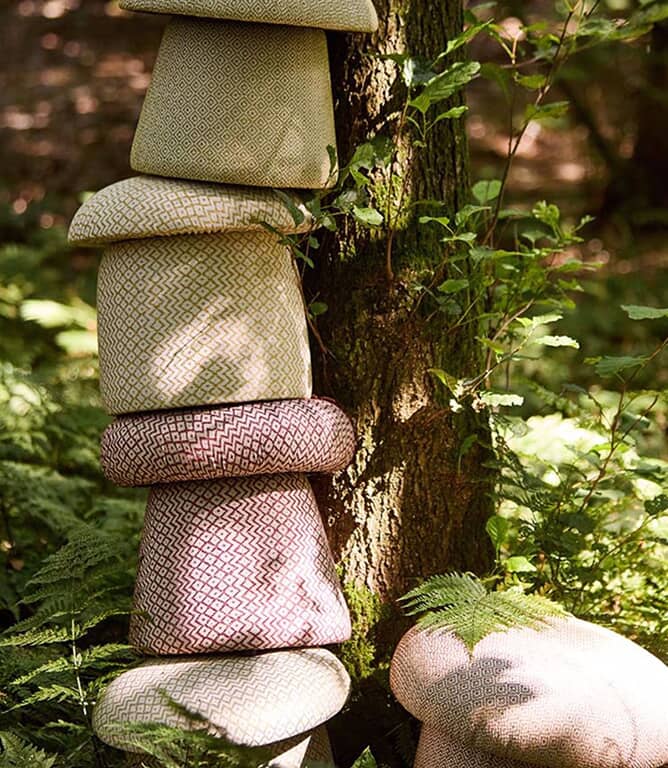 Sanderson Cheslyn Fabric / Indigo / Ivory