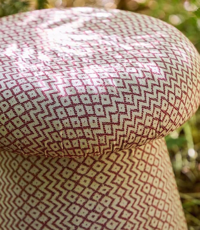 Sanderson Cheslyn Fabric / Claret / Cream