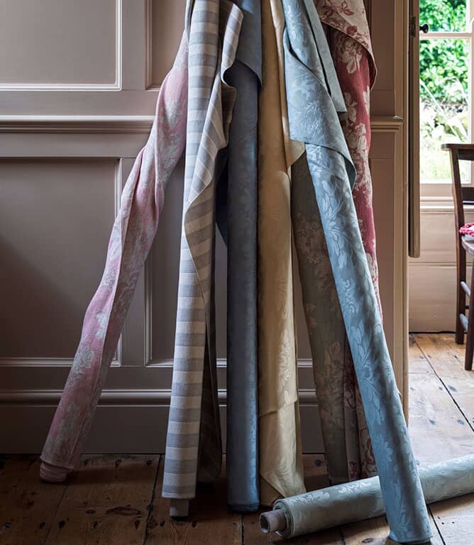 Sanderson Sorilla Stripe Fabric / Eggshell Linen