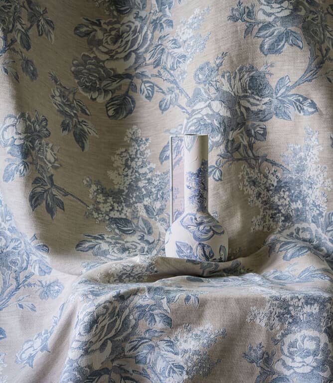 Sanderson Sorilla Damask Fabric / Eggshell Linen