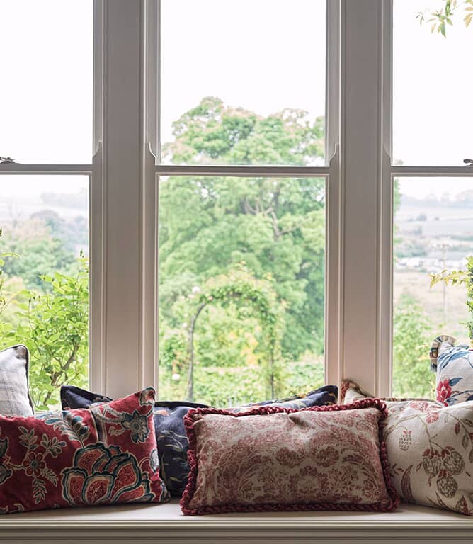 Sanderson Shalimar Fabric / Graphite / Mole