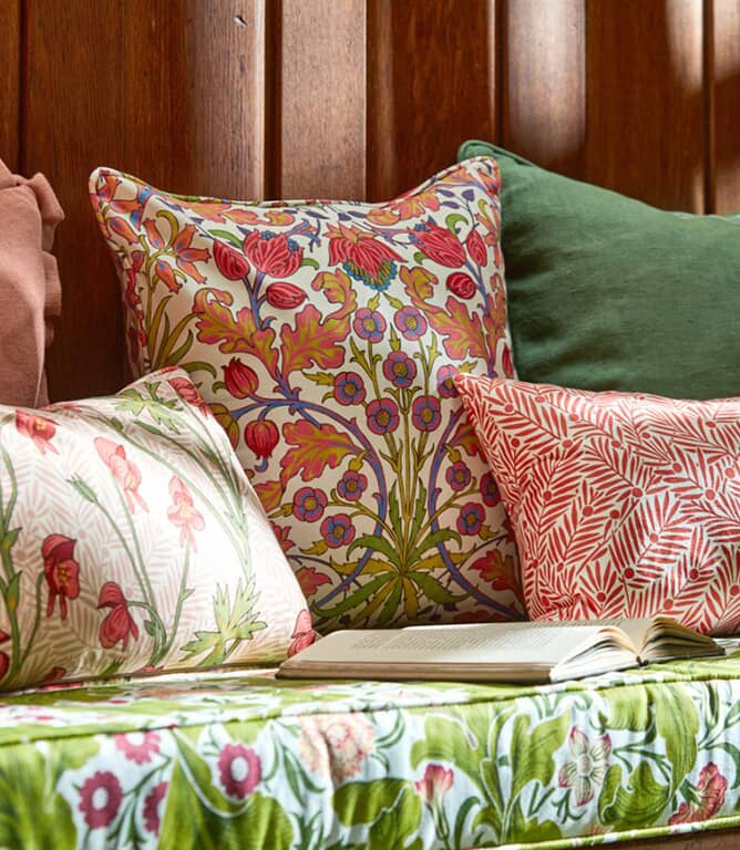 Morris & Co Yew & Aril Fabric / Watermelon