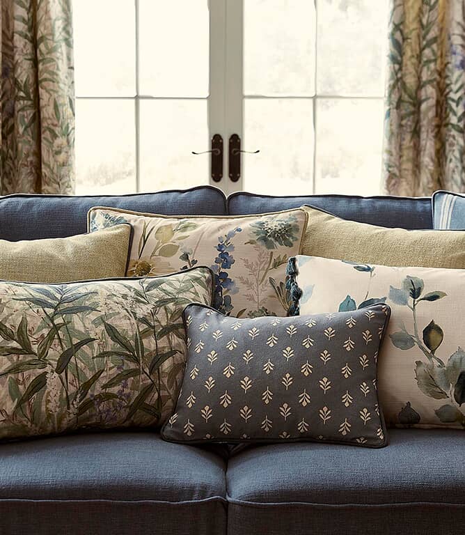 iLiv Wild Garden Cotton Fabric / Cornflower