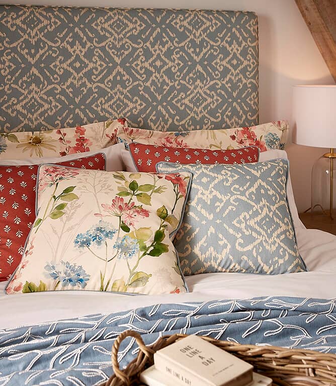 iLiv Wild Garden Cotton Fabric / Coral