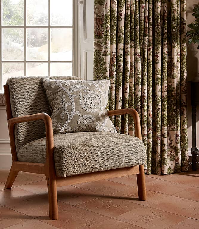 iLiv Woodland Retreat Velvet Fabric / Bordeaux