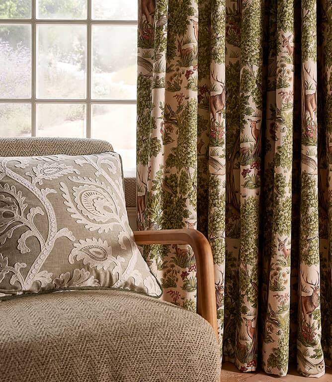 iLiv Woodland Retreat Velvet Fabric / Bordeaux