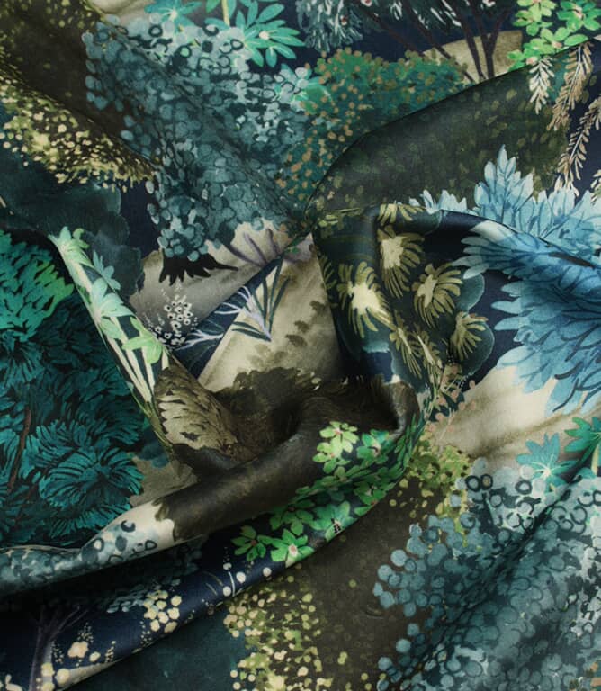 Woodvale Velvet Fabric / Navy