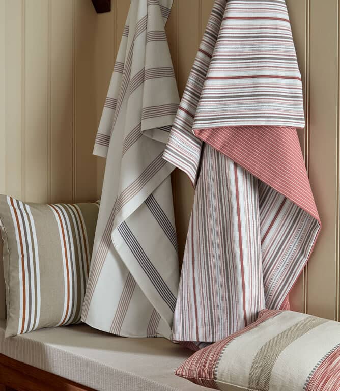 iLiv Maine Fabric / Raspberry