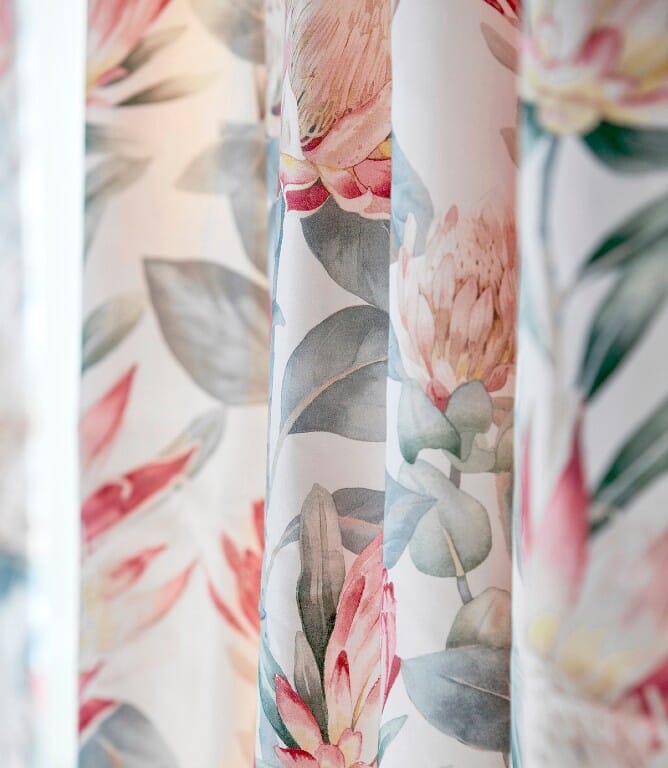 Sanderson King Protea Fabric / Rhodera