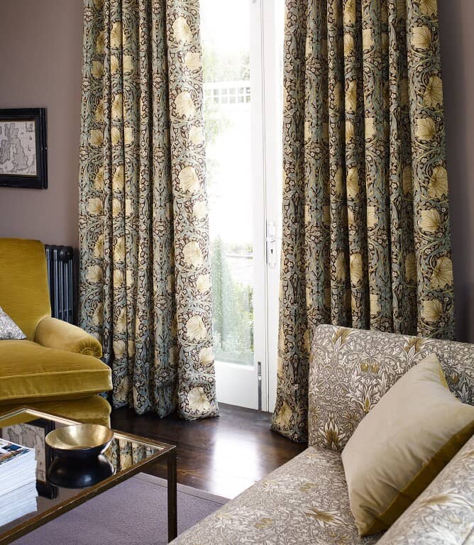 Morris & Co Pimpernel Fabric / Red / Thyme