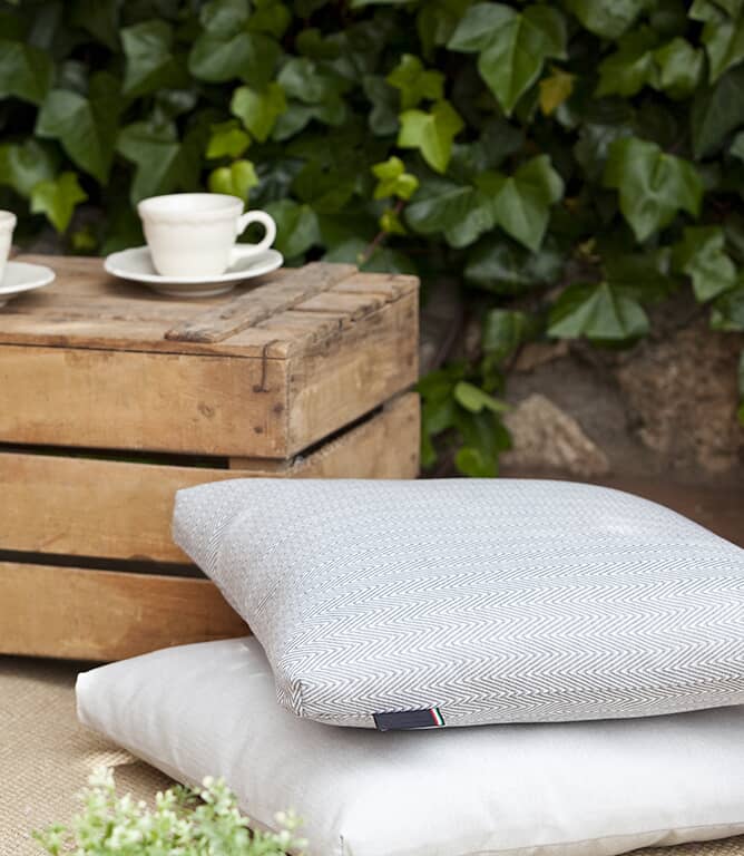 Hatherop Outdoor Fabric / Black