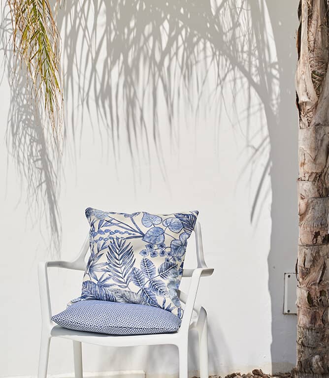 Botanical Outdoor Fabric / Indigo